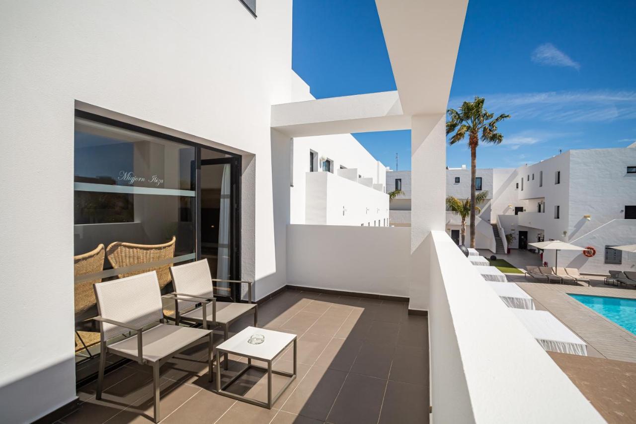 Migjorn Ibiza Suites & Spa Platja d'en Bossa Eksteriør bilde