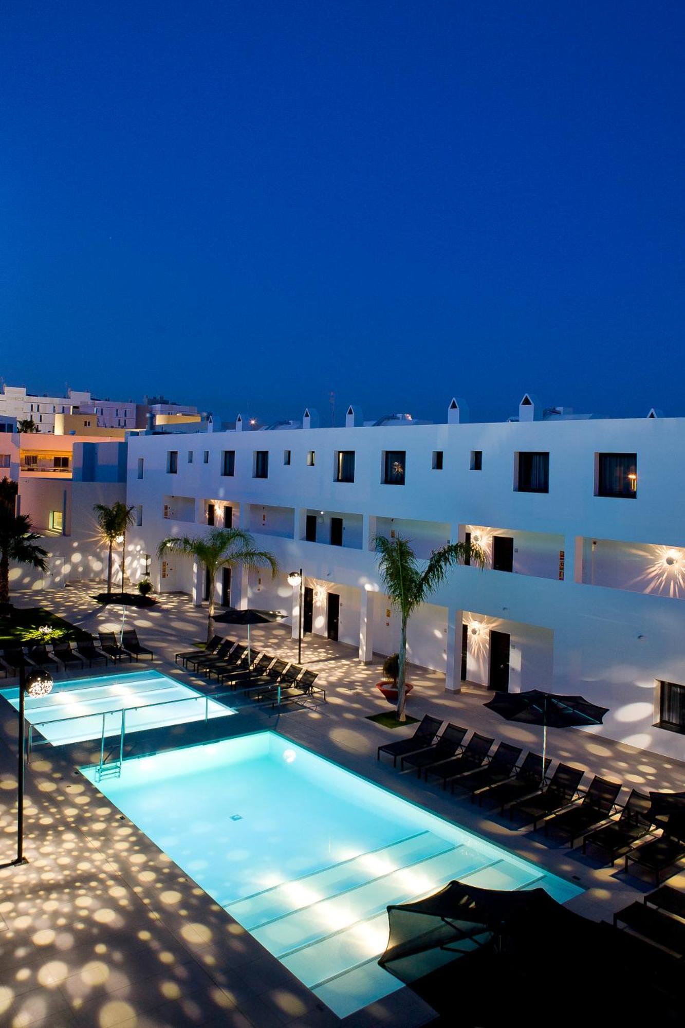 Migjorn Ibiza Suites & Spa Platja d'en Bossa Eksteriør bilde