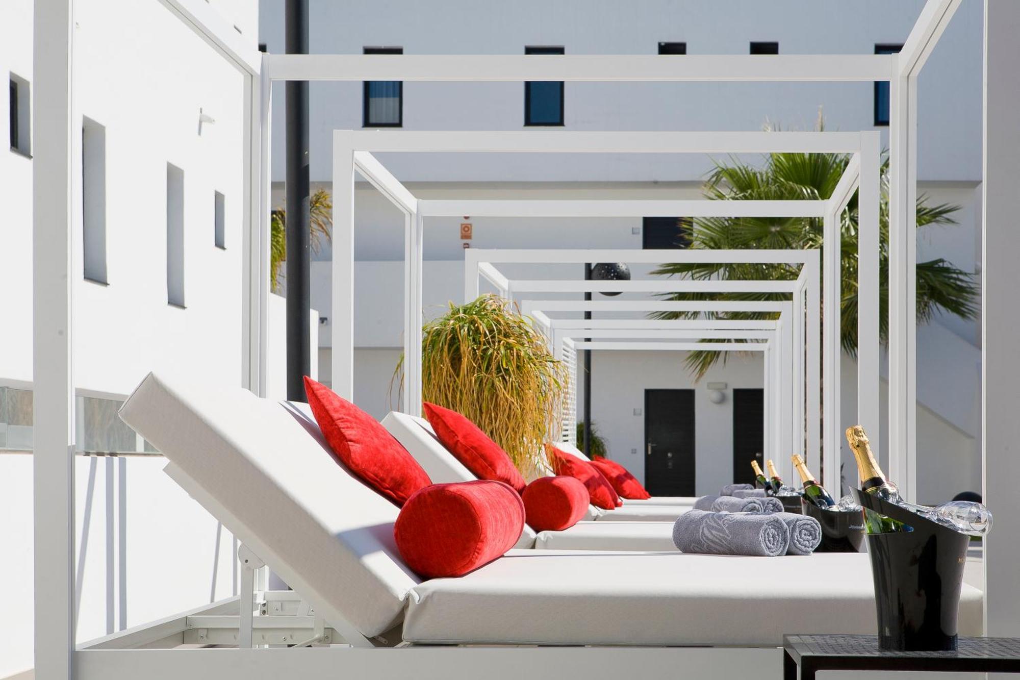 Migjorn Ibiza Suites & Spa Platja d'en Bossa Eksteriør bilde