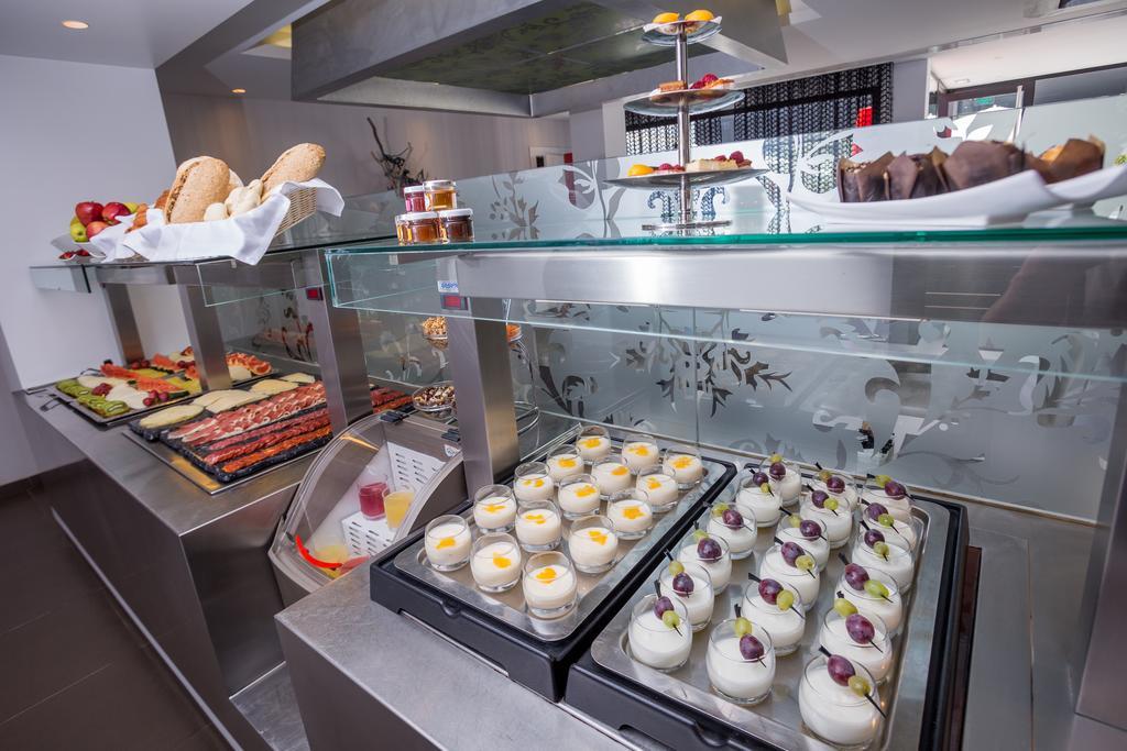 Migjorn Ibiza Suites & Spa Platja d'en Bossa Eksteriør bilde